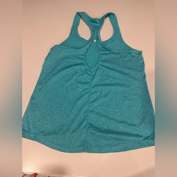 Reebok Women's Blue Tank Top Size Medium - Picture 3 of 3